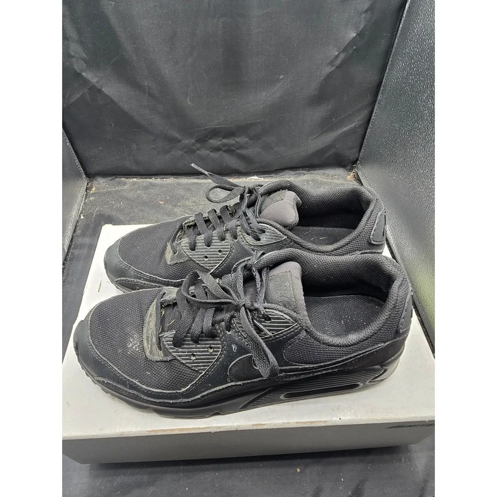 Running shoes